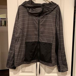 Livi by lane Bryant gray and black warm up jacket size 18/20